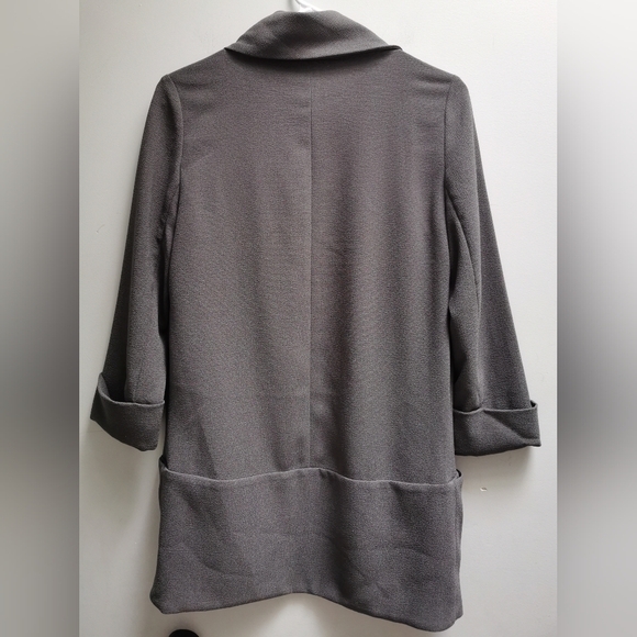 Aritzia Wlfred Chevier Gray Jacket  blazer Crepe open front 3/4 sleeve size 6 - Picture 3 of 8